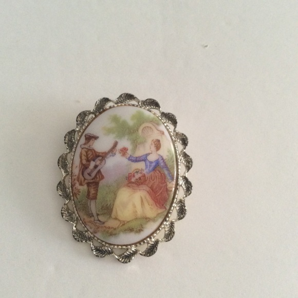 COPY - Vintage pin women’s gold tone paint porcelain Sc - Picture 1 of 3